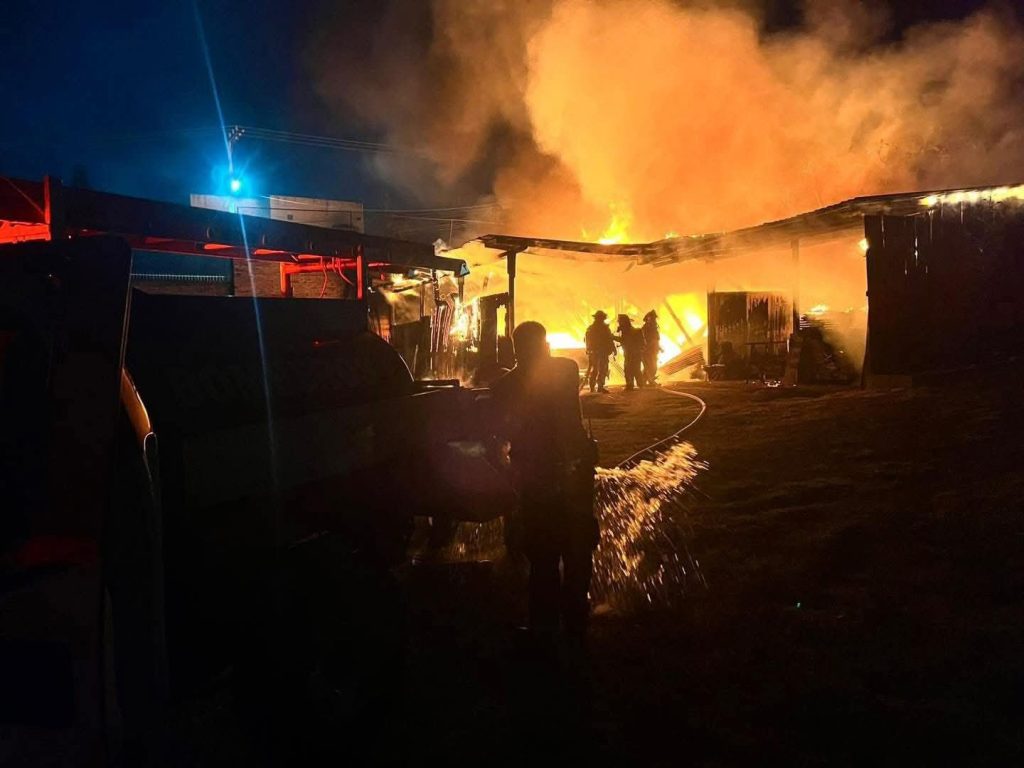 1000000062-1-1024x768 🔥 Controlan incendio en bodega de la colonia Balcones de Tepango sin víctimas que lamentar